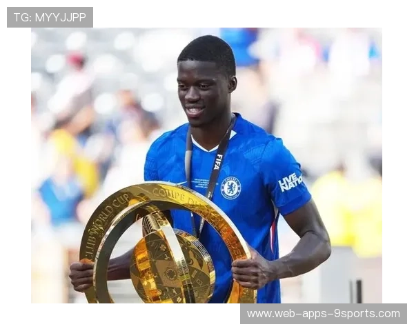 切尔西官宣召回后卫马马杜·萨尔，斯特拉斯堡核心回归蓝桥